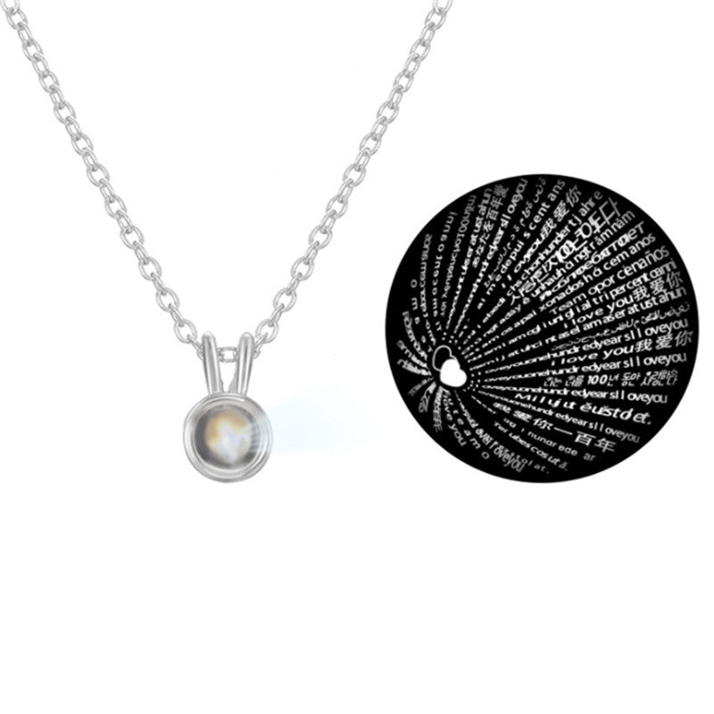 Collier avec projection « Je t’aime » en 100 langues