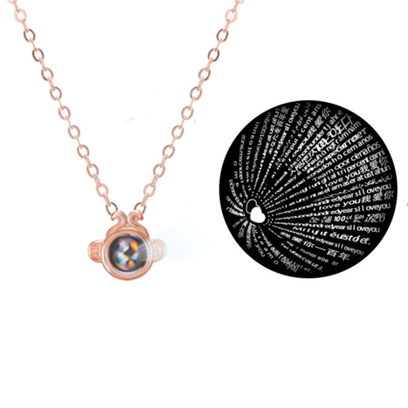 Collier avec projection « Je t’aime » en 100 langues