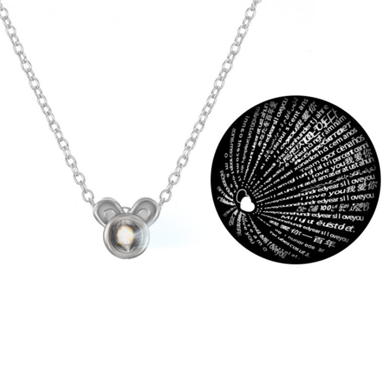 Collier avec projection « Je t’aime » en 100 langues