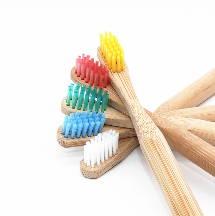 Brosse à Dents Bambou Naturel Biodégradable - Écologique - 5 Couleurs - Étui Voyage