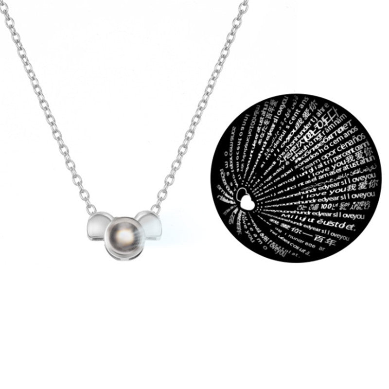 Collier avec projection « Je t’aime » en 100 langues