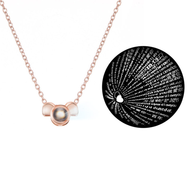 Collier avec projection « Je t’aime » en 100 langues