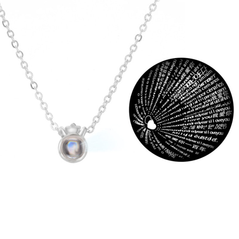 Collier avec projection « Je t’aime » en 100 langues